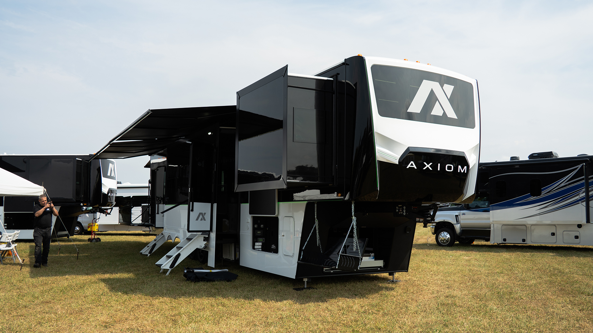 Axiom RV Vendetta Fifth Wheel
