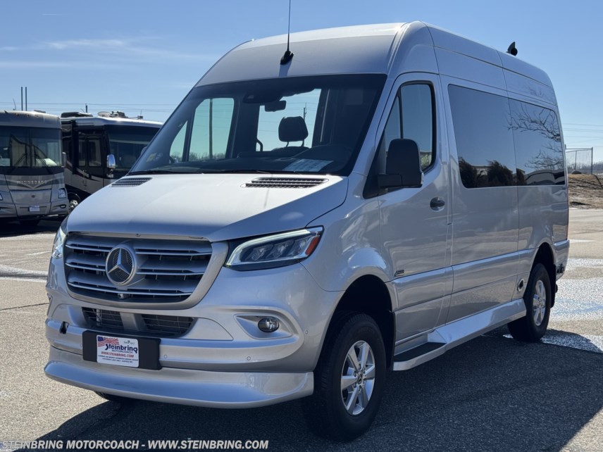 Midwest Automotive Luxe Day Cruiser 144 Class B