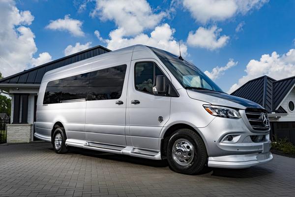 OGV Luxury Coach V-RV Class B