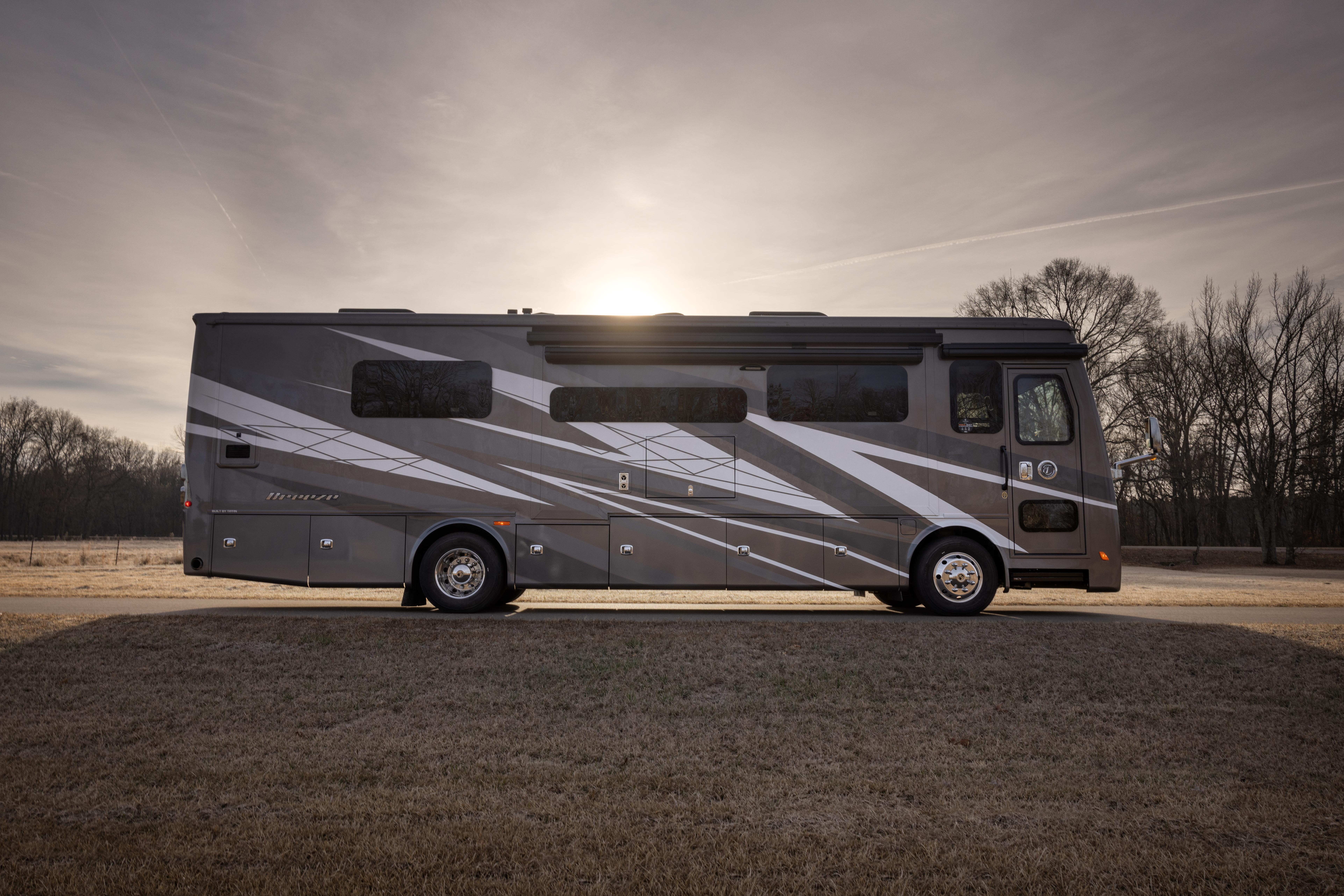 Tiffin Motor Home Allegro Breeze Class A